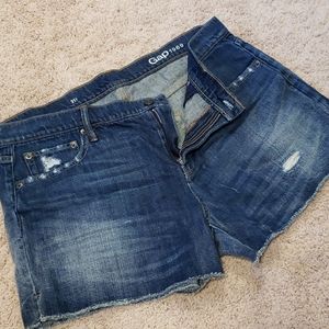 GAP 1969 Girlfriend cut off shorts